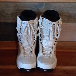 Morrow Womens Size 8 White Snowboard boots EUC. Fast Same Day Shipping